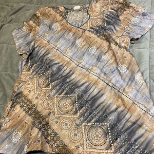 Women’s med scrub top used